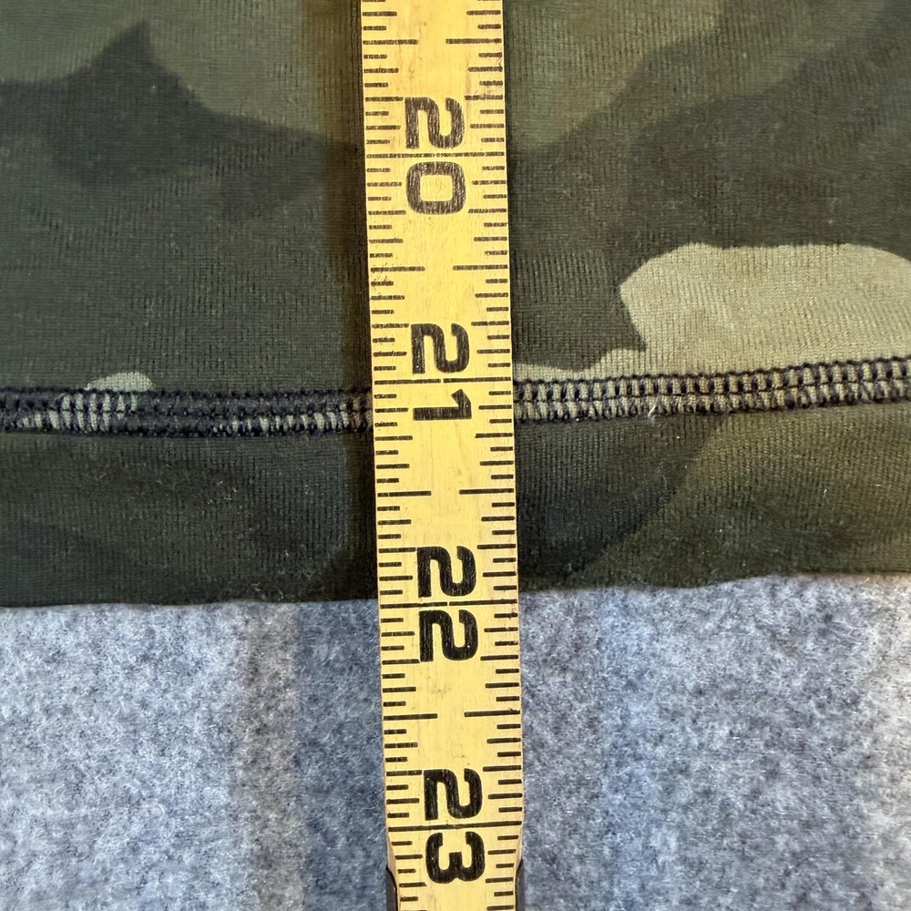Lululemon Shirt Womens 6 Green Camo Long Sleeve Crew Neck Running Top LW3FAQS - Picture 8 of 8